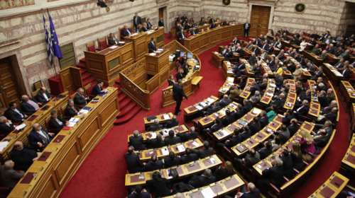Πριμοδότηση εδρών για το πρώτο κόμμα επαναφέρει ο ΣΥΡΙΖΑ