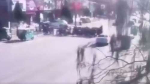 IX στην Κίνα έπεσε πάνω σε μαθητές - 5 νεκροί, 18 τραυματίες