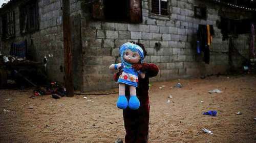 Επιχείρησαν να ταξιδέψουν, προσποιούμενοι τους γονείς τριών ανηλίκων