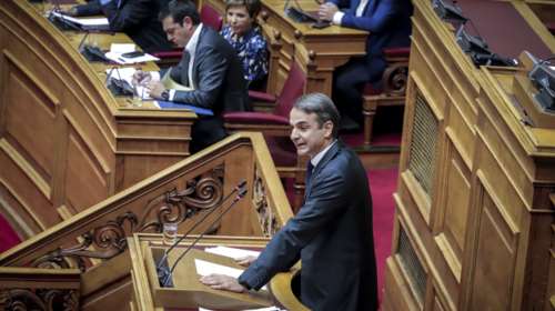 Μητσοτάκης: Ομερτά της ανομίας - Τσίπρας: Καταστροφολογείτε