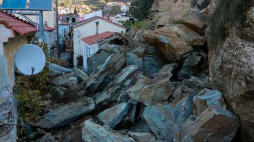 Εκκενώνεται οικισμός στο Πλωμάρι από τις κατολισθήσεις-Τι είπε ο Ευθ.Λέκκας