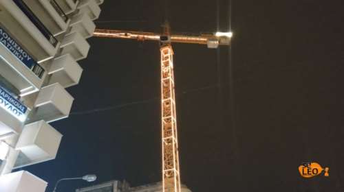 Φωτίστηκαν οι γερανοί του Μετρό στη Θεσσαλονίκη (φωτό και βίντεο)