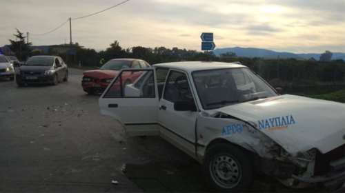Τέσσερις τραυματίες σε τροχαίο στο Ναύπλιο