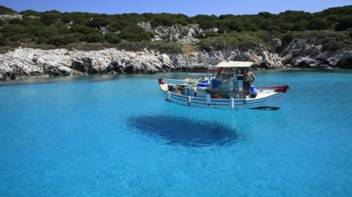 Δεύτερος δημοφιλέστερος προορισμός για οικογένειες η Ελλάδα