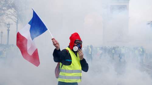 Το προφίλ των κίτρινων γιλέκων: Νέοι, λευκοί άνδρες