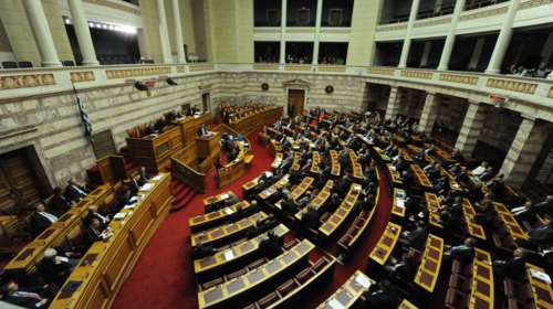 Κατατέθηκε στη Βουλή το νομοσχέδιο για τη μη περικοπή των συντάξεων