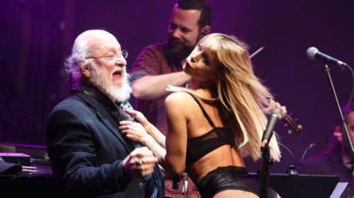 Η χορεύτρια του Σαββόπουλου αποκαλύπτει: Μου τηλεφώνησε και μου ζήτησε...