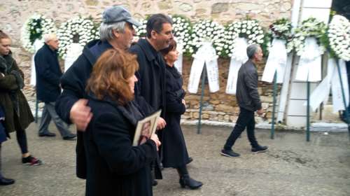 Θρήνος στο Διδυμότειχο στην κηδεία της 21χρονης φοιτήτριας