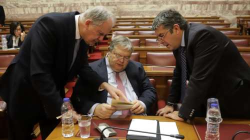 Βενιζέλος: Στον αέρα η αναθεώρηση αν εξαιρεθεί το άρθρο 16