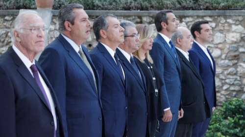 Πολιτικά «φλερτ» και «διαζύγια» στο δρόμο προς τις κάλπες