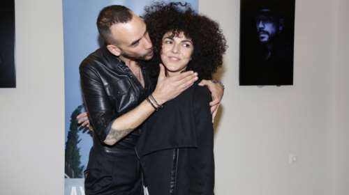 Το τρυφερό φιλί του Μουζουράκη στη Σολωμού μπροστά στις κάμερες [Εικόνες]