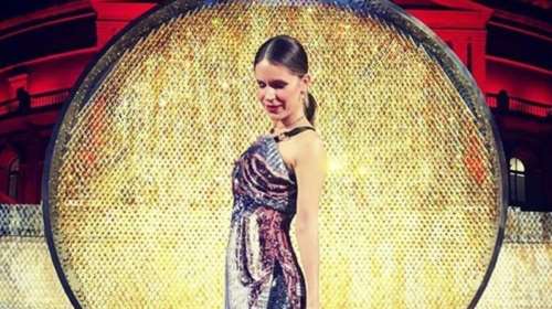 Ευγενία Νιάρχου: Με αστραφτερό φόρεμα by Katrantzou στα βραβεία μόδας