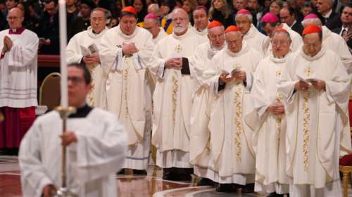 Σχεδόν 700 καθολικοί ιερείς κατηγορούνται ως παιδεραστές στο Ιλινόις