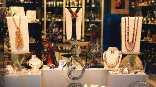 Η κρίση έφερε πτώση 40% στον τζίρο των κοσμηματοπωλείων