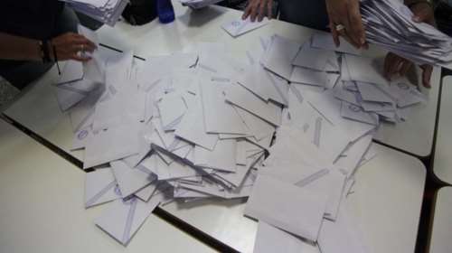 Τι δείχνουν τα τελευταία γκάλοπ πριν κλείσει η φετινή χρονιά