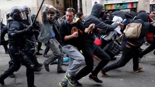 Βαρκελώνη: «Κόκκινο πανί» το υπουργικό συμβούλιο στην πόλη