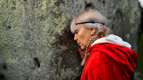 Χιλιάδες άνθρωποι στο Στόουνχεντζ για το χειμερινό ηλιοστάσιο (φωτό)