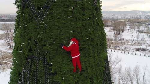 Spiegel: Πιστεύετε στον Άγιο Βασίλη;