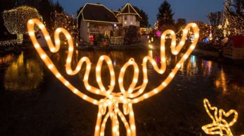 Το πιο "φωτεινό" χριστουγεννιάτικο σπίτι- 150.000 λαμπιόνια