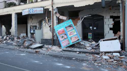 Σε επιφυλακή οι ιταλικές Αρχές μετά το σεισμό στην Κατάνια