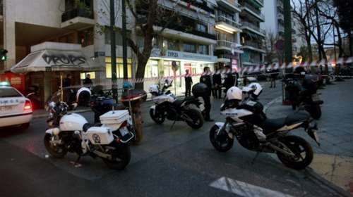 Λήξη συναγερμού στην Κουμουνδούρου - Power bank το &quot;ύποπτο δέμα&quot;