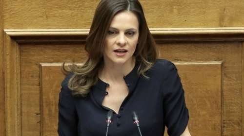 Αχτσιόγλου: Νέα ρύθμιση ασφαλιστικών εισφορών  σε 120 δόσεις