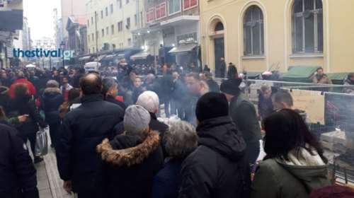 Θεσσαλονίκη: Όλη η πόλη μια ψησταριά παραμονή Πρωτοχρονιάς