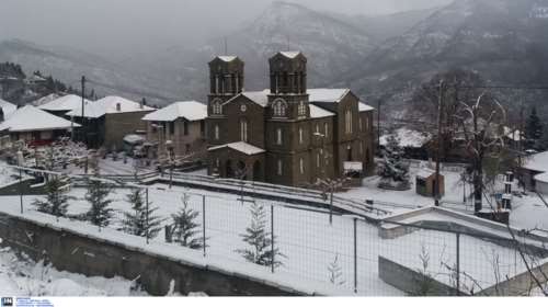 Σαρώνει o «Ραφαήλ»:  Εγκλωβισμένα 50 άτομα στην Φθιώτιδα