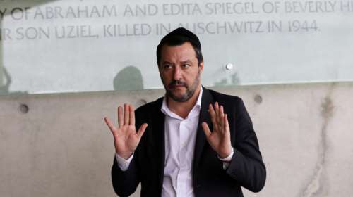 Οι δήμαρχοι Νάπολης και Παλέρμο αψηφούν το νόμο Σαλβίνι