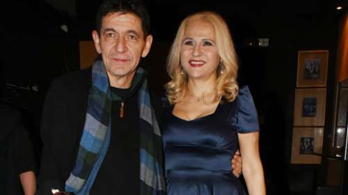 Σκιαδαρέσης - Μάλφα: Ο αιφνιδιασμός στο θέατρο από τις δίδυμες κόρες τους