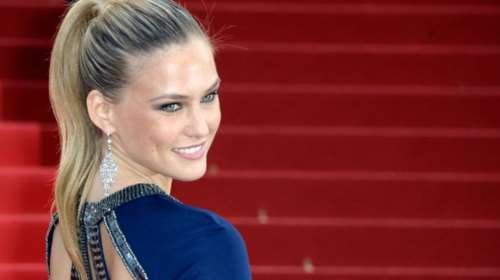 Το τοπ μόντελ Μπαρ Ραφαέλι κινδυνεύει να κατηγορηθεί για φοροδιαφυγή