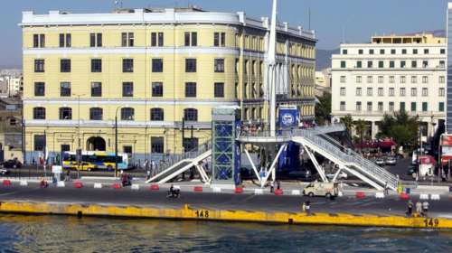 Ανδρας ανασύρθηκε νεκρός από το λιμάνι του Πειραιά