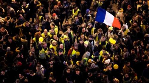 Δύο έρανοι, νέα εστία αντιπαράθεσης στη Γαλλία των κίτρινων γιλέκων