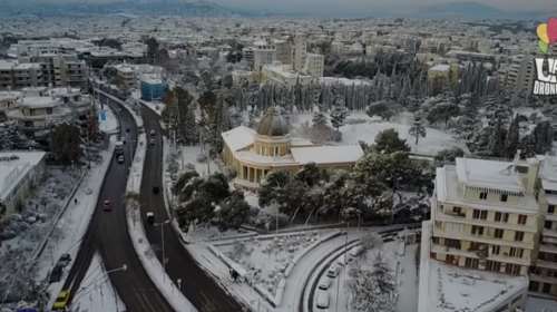 Η χιονισμένη Κηφισιά από drone - Η &quot;λευκή&quot; βίλα Καζούλη