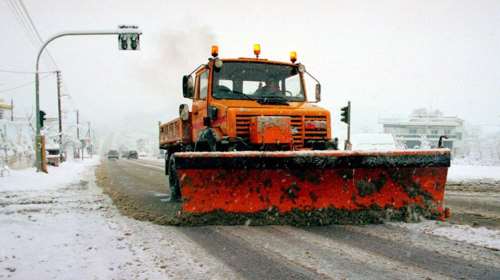 Σφοδρή χιονόπτωση στην Καβάλα - Εγκλωβίστηκαν οδηγοί