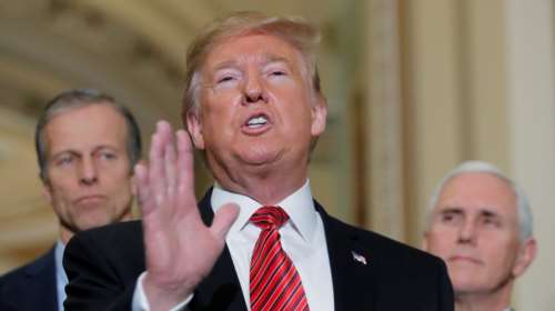 Ανυποχώρητος ο Τραμπ για το τείχος στο Μεξικό