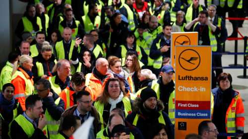 Παρέλυσαν από την απεργία τα αεροδρόμια της Γερμανίας