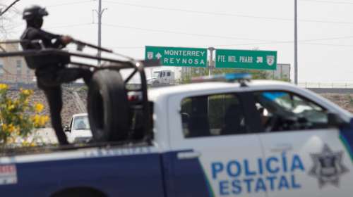 Φρικαλέα μάχη συμμοριών στο Μεξικό: 20 πτώματα, 17 απανθρακωμένα