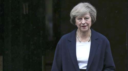 Μέι: Καταστροφή η καταψήφιση της συμφωνίας για Brexit