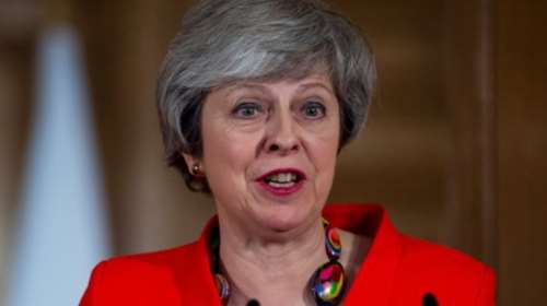 Μέι: Πιο πιθανό να μείνουμε στην ΕΕ, παρά Brexit χωρίς συμφωνία