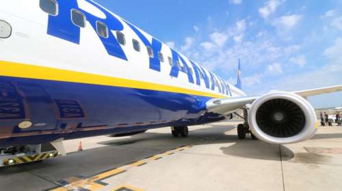 Ryanair: Διακόπτει δρομολόγια από Αθήνα για Θεσσαλονίκη,Χανιά,Ρόδο,Μύκονο
