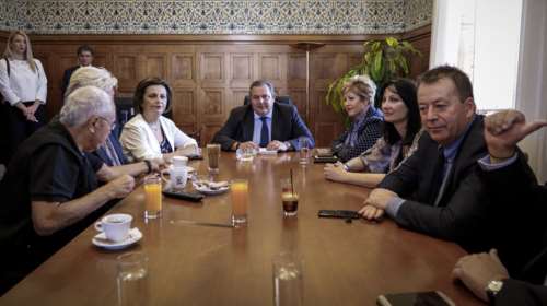 Διέγραψε Κουντουρά και Κόκκαλη ο Καμμένος, «φλερτ» με Φωκά