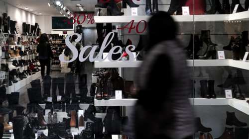 Ανοιχτά τα μαγαζιά την Κυριακή λόγω χειμερινών εκπτώσεων