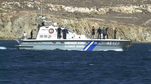 Τρεις συλλήψεις για μεταφορά με ιστιοφόρο 62 μεταναστών