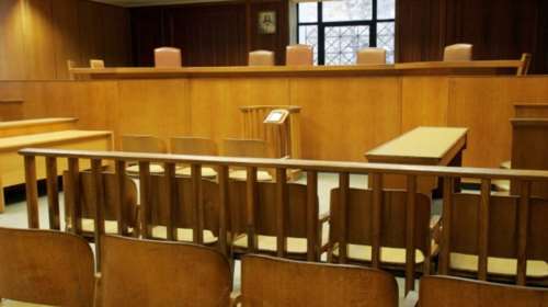 Ξεκίνησε η δίκη στελεχών της ΔΕΗ για την υπόθεση ρύπανσης