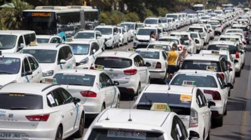 Χάος στο κέντρο της Βαρκελώνης από την απεργία των οδηγών ταξί