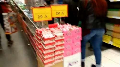 Παρέμβαση του Ρουβίκωνα  στα Jumbo Παγκρατίου