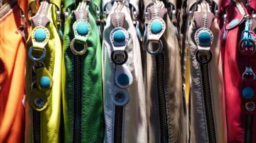 Εξαρθρώθηκαν κυκλώματα προϊόντων-«μαϊμού» που εξαπατούσαν μέσω Facebook