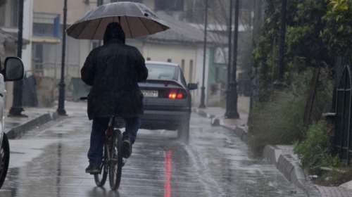 Δύσκολη η Τετάρτη με βροχές, καταιγίδες και χαλάζι