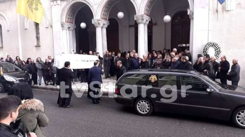 Λαμία: Θρήνος στο τελευταίο αντίο στην 14χρονη Ιωάννα